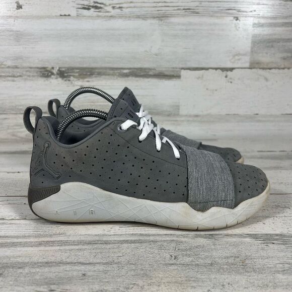 Nike Air Jordan Breakout Men's Gym Shoes 881449-003‎ Wrap Around Lace Grey US 8 - Picture 1 of 8